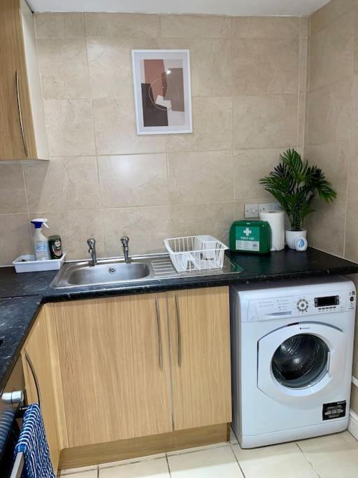Stylish Cosy Studio Apartment Gravesend Exterior photo
