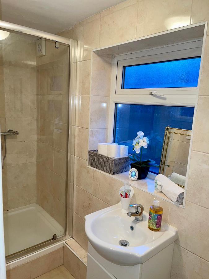 Stylish Cosy Studio Apartment Gravesend Exterior photo